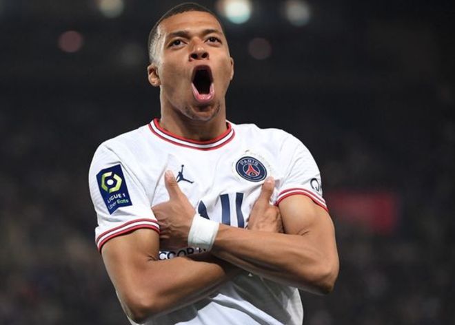 港队本月亚洲杯预选赛大名单：陈晋一领衔中超、中甲8将入选（香港队本月亚洲杯预选赛大名单公布：陈晋一领衔，8名中超／中甲球员入选）