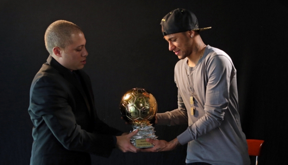 劳塔罗国米生涯欧冠62次出场并列队史第二，仅次于萨内蒂（劳塔罗欧冠为国米出场62次，追平队史第二，仅逊萨内蒂）