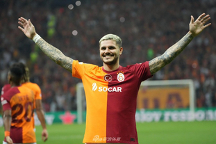 遇求不满：董方卓爆英超派对一夜千女，王楚淇支持C罗言论。（董方卓曝英超派对“一夜千女”，王楚淇支持C罗观点）