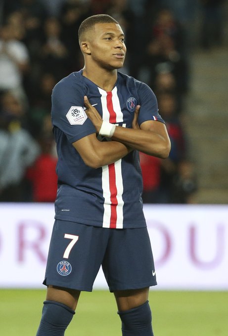 格拉斯纳：我们有16次射门却0-3输球，感觉结果有点不对（格拉斯纳：16次射门却0比3落败，这个结果有点不合理）