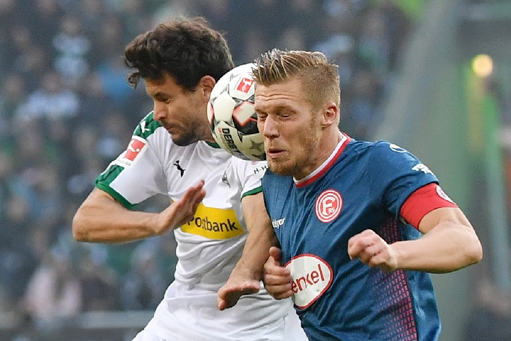 足坛巫术大作战：有球队靠癞蛤蟆夺欧冠，姆巴佩有黑魔法？（足坛玄学风云：球队靠癞蛤蟆夺欧冠，姆巴佩真有黑魔法？）