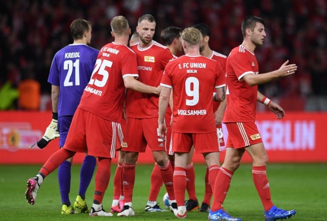 李嗣镕：大家都没想到我首秀进球，下来都恭喜我（李嗣镕：首秀破门出乎意料，赛后大家纷纷恭喜我）