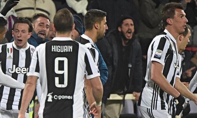 成都蓉城祝贺重庆铜梁龙成功冲超：我们携手展现西南足球风采（成都蓉城恭贺重庆铜梁龙冲超成功：携手擦亮西南足球名片）