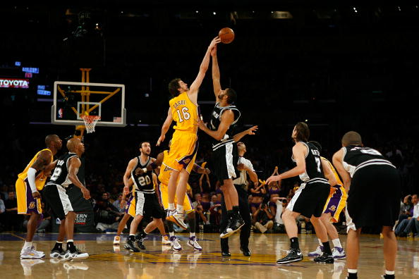 斯基拉：37岁的前葡萄牙国门帕特里西奥正在考虑退役（据斯基拉消息，37岁前葡萄牙国门帕特里西奥正考虑挂靴）