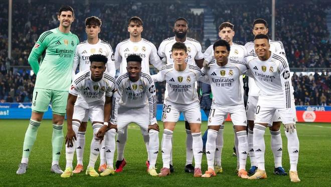 维罗纳vs帕尔马：加利亚尔迪尼、焦瓦内首发，库特罗内、马特奥-佩莱格里诺出战（维罗纳对阵帕尔马：加利亚尔迪尼、焦瓦内首发，库特罗内与马特奥-佩莱格里诺登场）