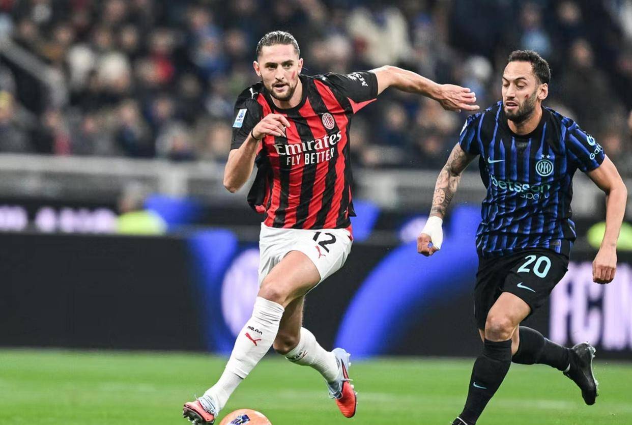 皇马帅位不稳，阿隆索可能被解雇，阿韦罗亚或成替代者，球员与主帅责任争议。（皇马帅位动荡，阿隆索恐下课，阿韦罗亚有望接任，球队责任归属引争议）