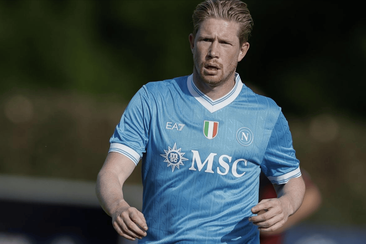 拜仁因球迷燃放烟火被罚，欧冠主场部分看台关闭（因球迷燃放烟火受罚，拜仁欧冠主场部分看台关闭）